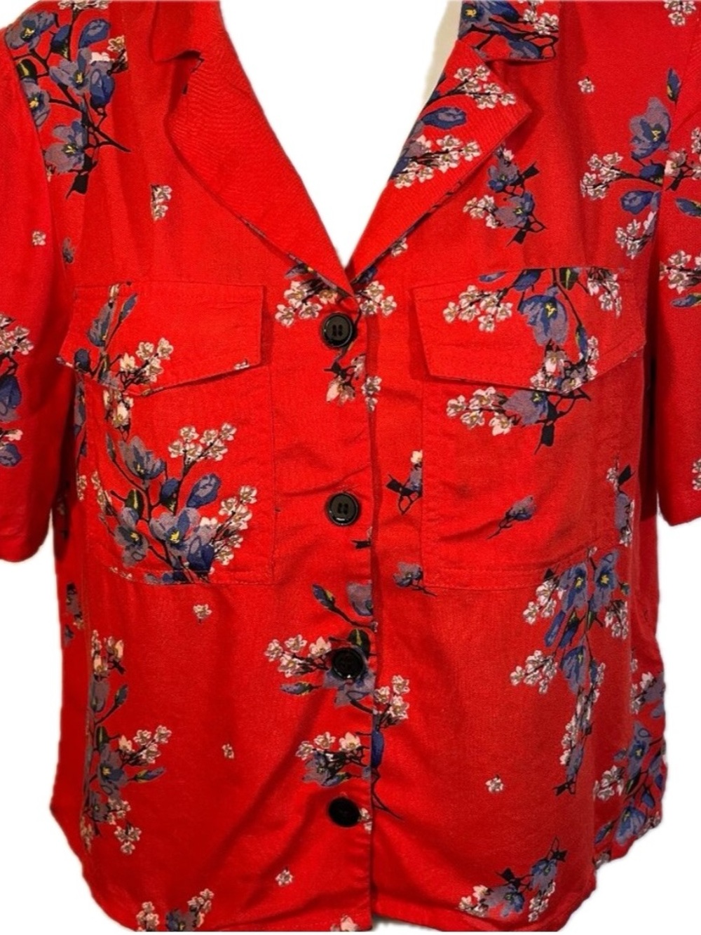 Divided H & M Floral button down crop blouse